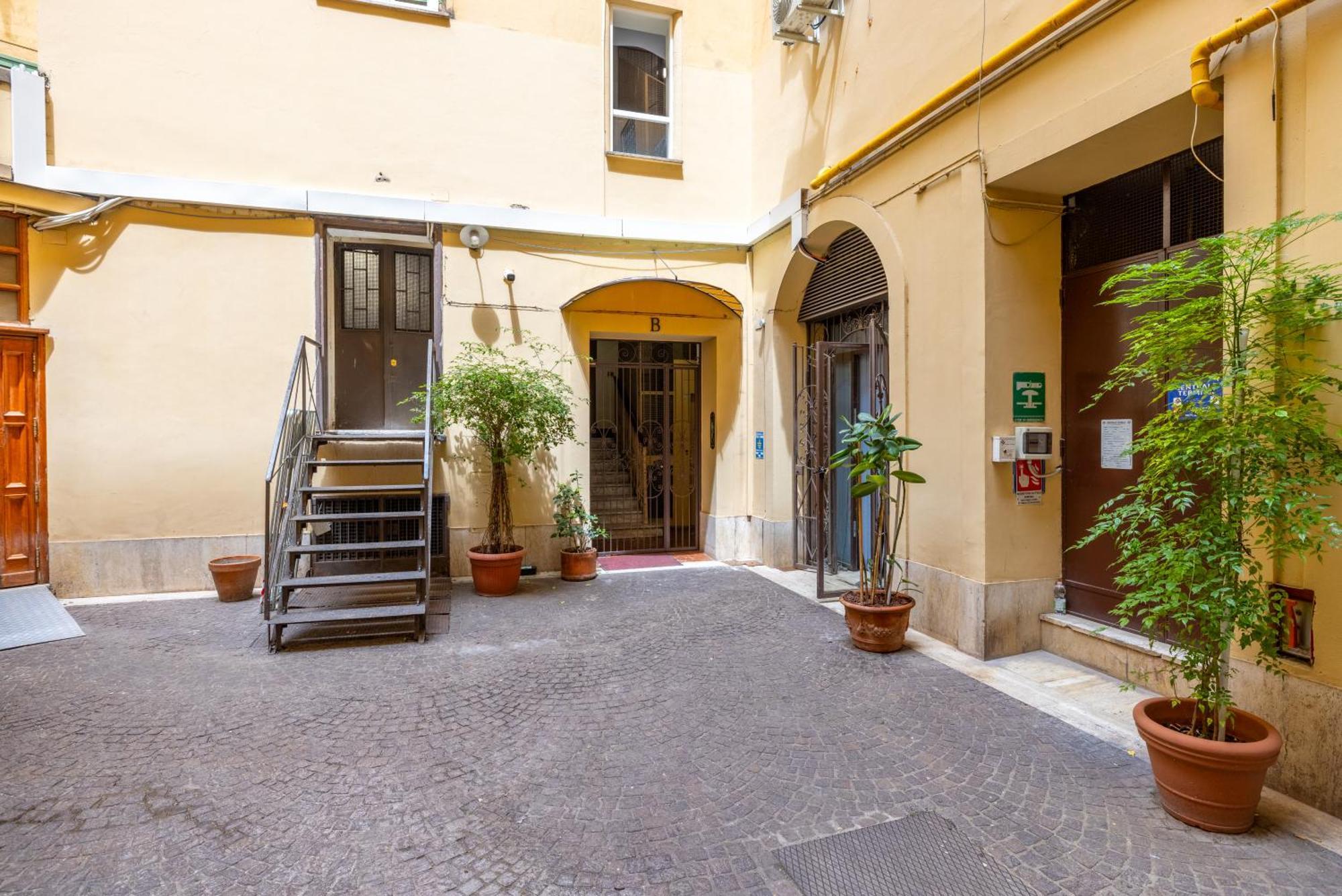 Kos Studio Colosseo, Rome
